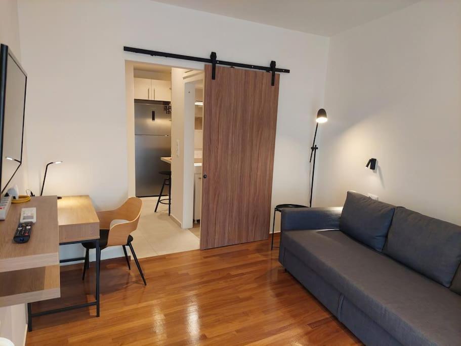 Cozy, Sunbathed, 30M2 Apartment Афины Экстерьер фото